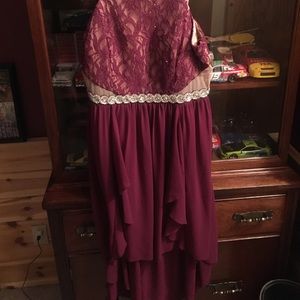 Deep maroon homecoming dress only worn once!
